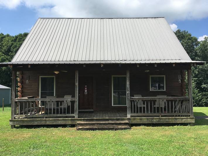 Log cabin for 10 people, with terrace in Dale Hollow Lake