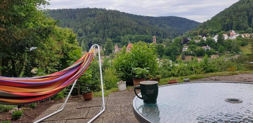 Ferienwohnung für 4 Personen, mit Terrasse und Garten sowie Ausblick