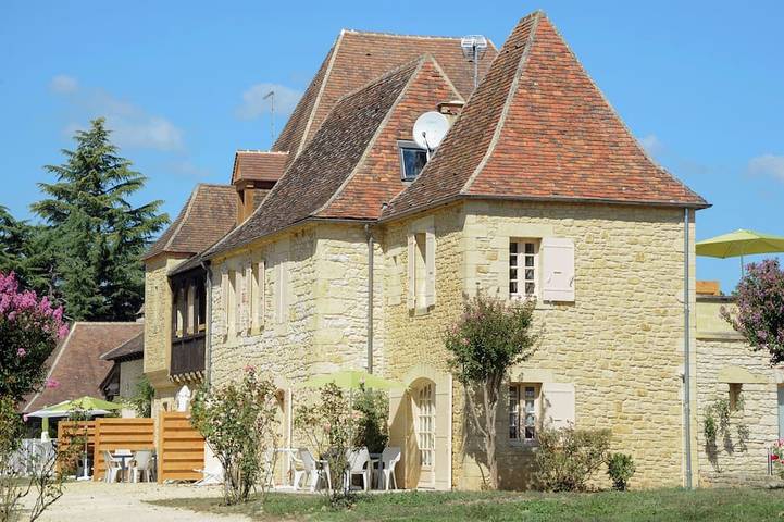 Gîte pour 5 personnes, avec piscine à Saint-Vincent-de-Cosse
