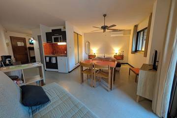 Gîte pour 4 personnes, avec terrasse dans Plage de Sagone