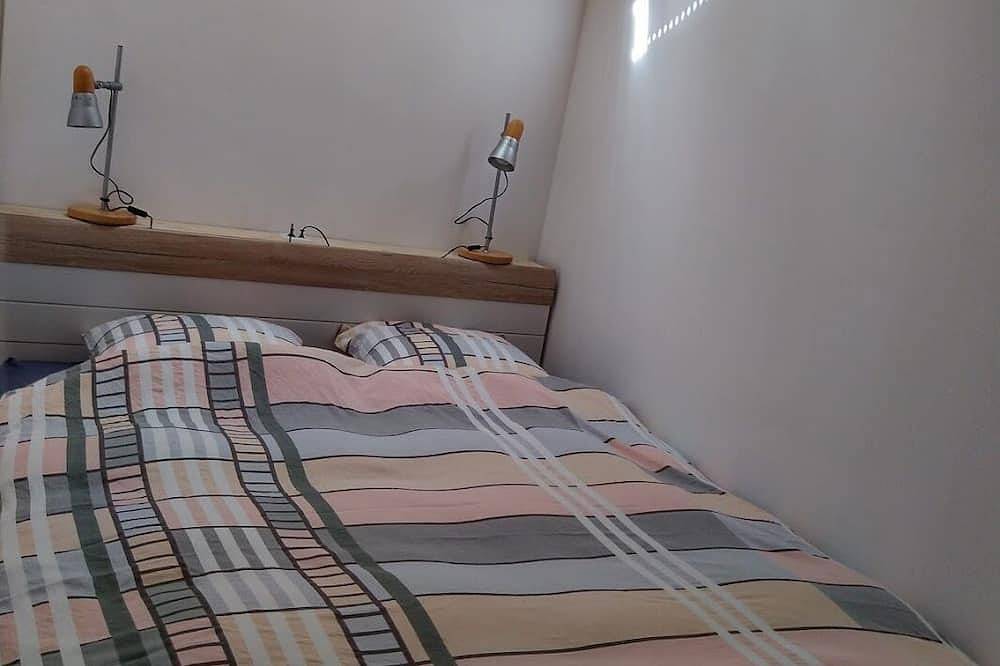 Self-contained with kitchen, terrace, 5 min from lake, station and shops in Villette (Lavaux), Bourg-en-Lavaux