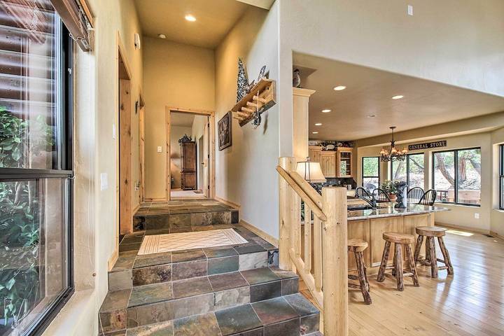 Vacation rental for 8 people, with terrace and pool as well as hot tub in Show Low