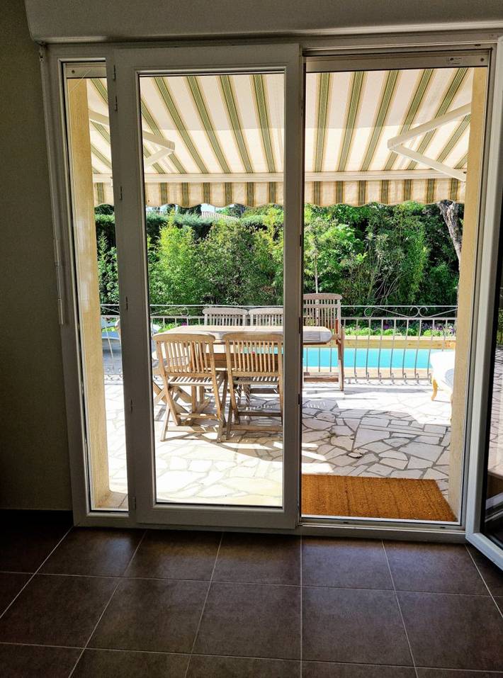 Location de vacances pour 6 personnes, avec jardin ainsi que piscine et balcon à Saint-Quentin-la-Poterie - 3