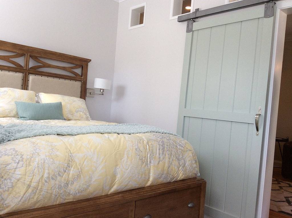 Ganze Wohnung, Renovierte 1 Br Wochenende 1 Block vom Mystic River in der historischen Innenstadt! in Mystic, Connecticut