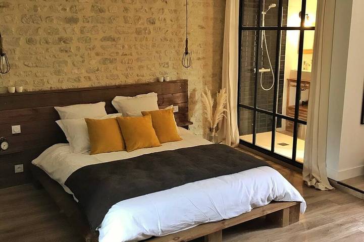 Location de vacances pour 2 personnes, avec Jardin et Piscine à Le Fresne-Camilly