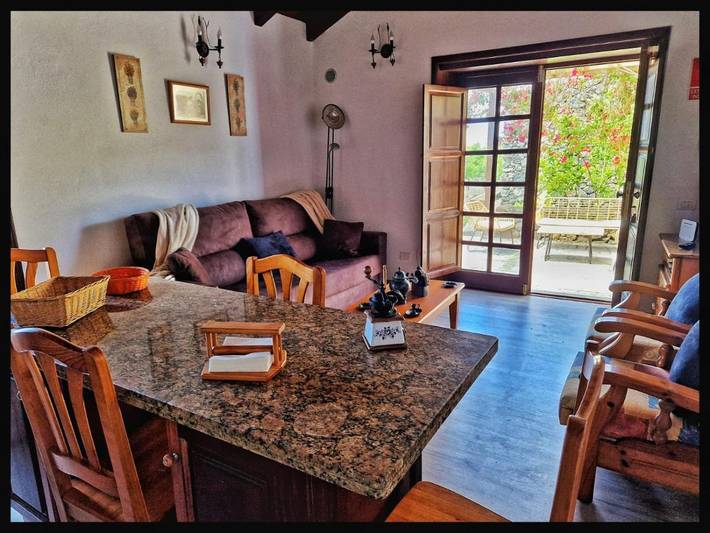 Casa rural para 3 personas, con vistas y jardín, Se admiten mascotas en El Hierro - 3