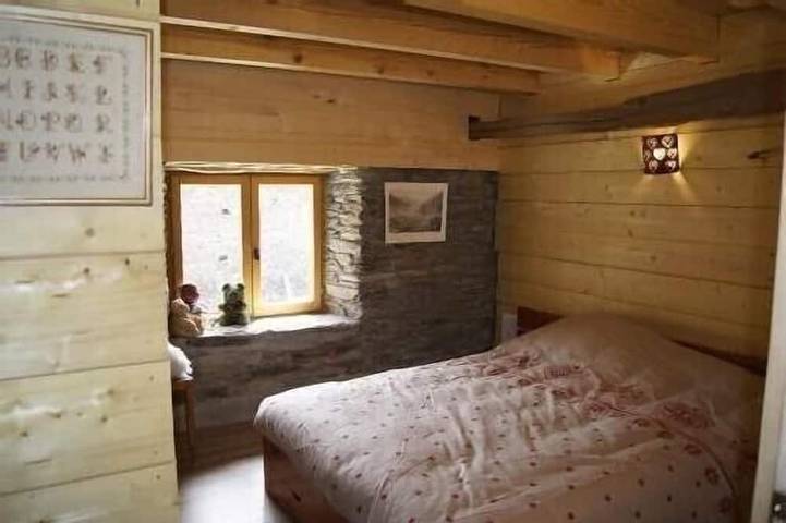 Location de vacances pour 8 personnes, avec terrasse et jardin, animaux acceptés à Antignac - 4