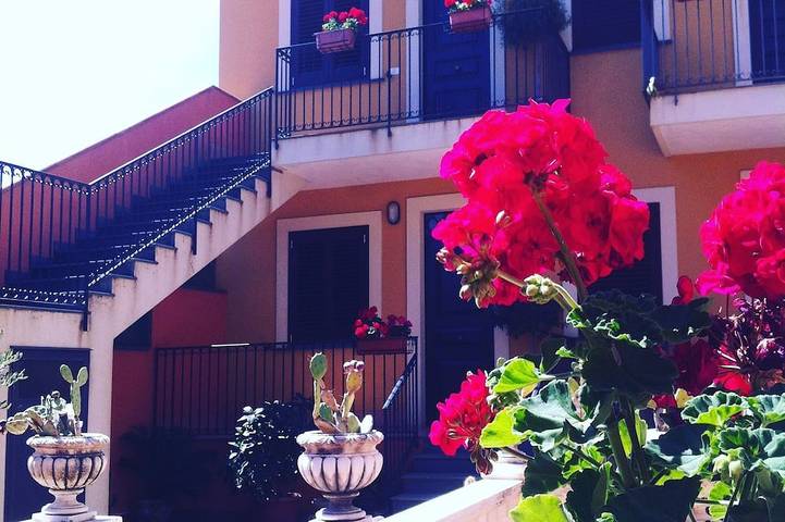 Entire apartment, Etna, Taormina penthouse with kitchen and private bathroom near Taormina, Catania in Stazzo, Acireale