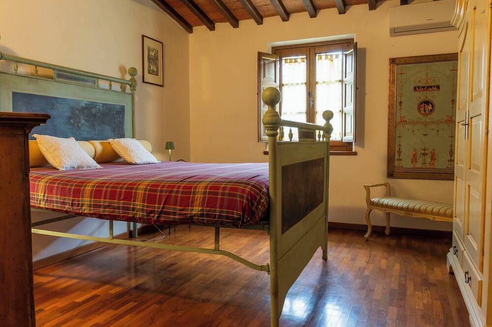 Appartamento intero, Elegante appartamento per 6 persone con A/C, piscina, Wifi, Tv, patio e animali ammessi in Panicale, Lago Trasimeno