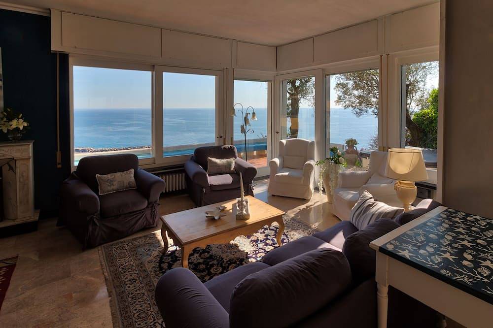 Villa with sea wiew,  spa, air conditioning, elevator in Lavagna, Lavagna Municipality