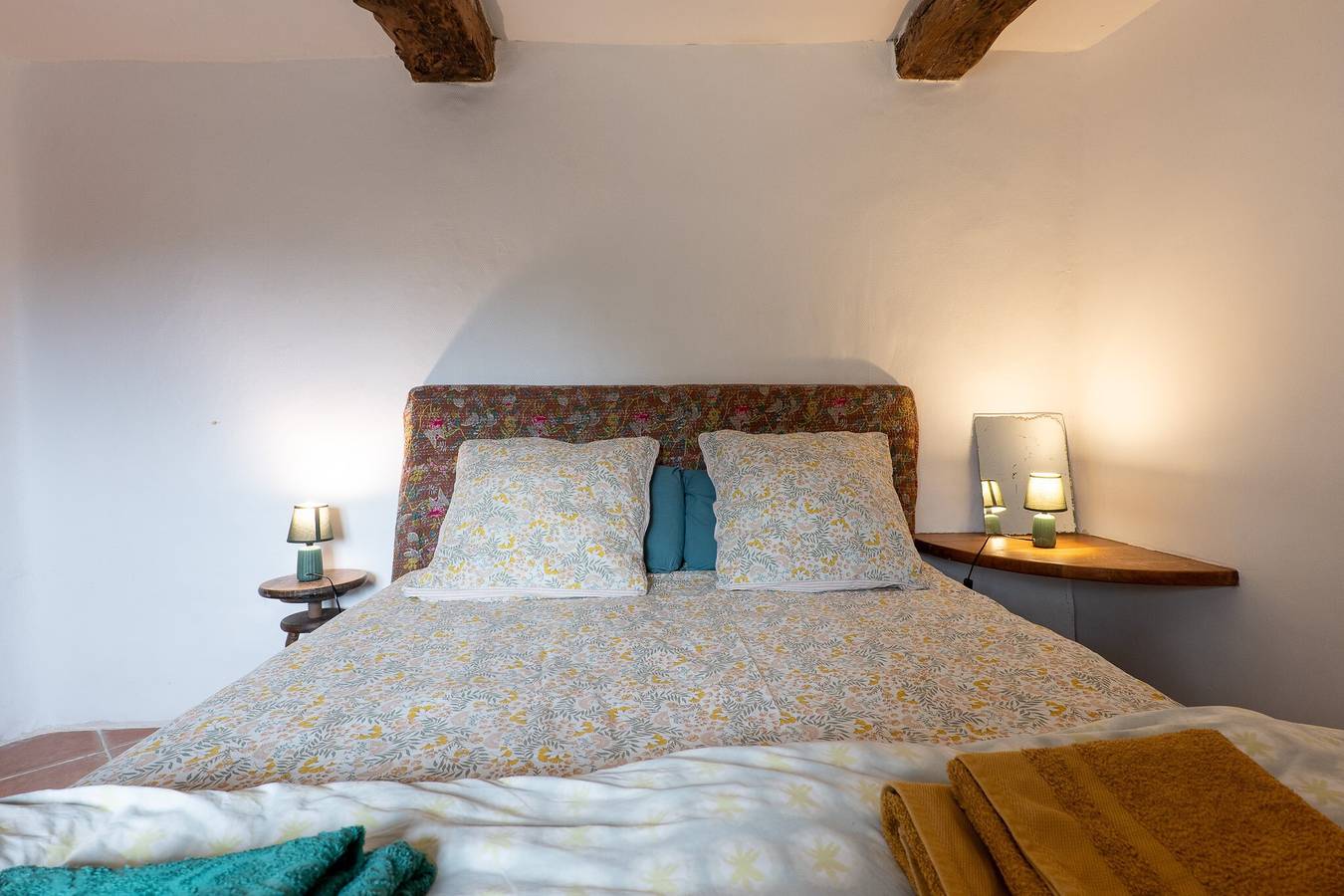 Chambre d’hôtes « Chambre Au Calme » avec vue montagne, terrasse partagée et Wi-Fi in Reillanne, Parc naturel régional du Luberon