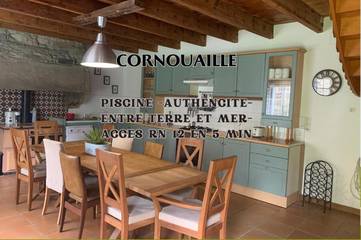 Gîte pour 10 personnes, avec vue et bassin pour enfant ainsi que piscine et jardin, animaux acceptés à Plounérin