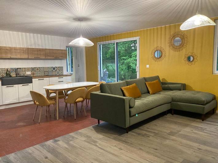 Gîte pour 4 personnes, avec terrasse ainsi que jardin et vue à Maroilles