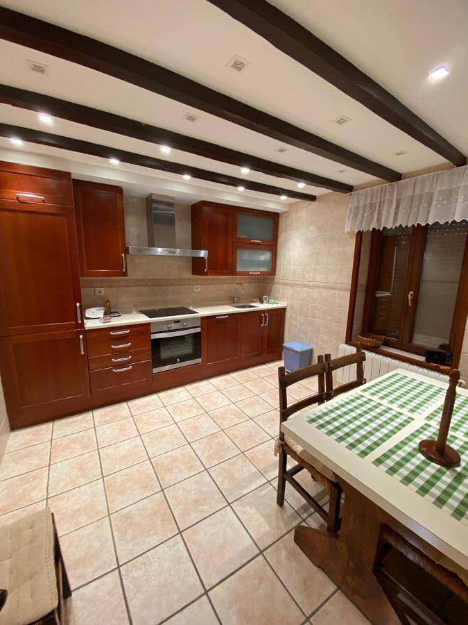 Casa de vacaciones para 18 personas, con piscina además de jardín y vistas en Provincia de Burgos - 3