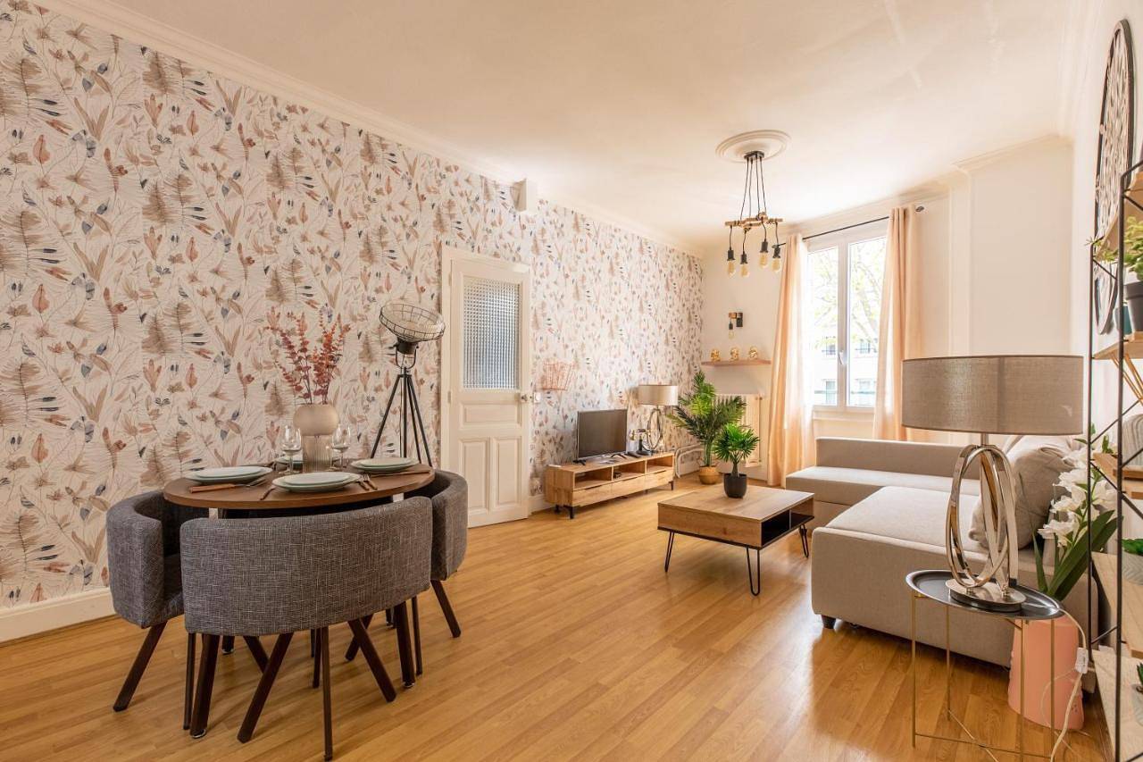 Appartement entier, F2 Chamalières Av Thermale (B) in Chamalières, Parc naturel régional des Volcans d'Auvergne