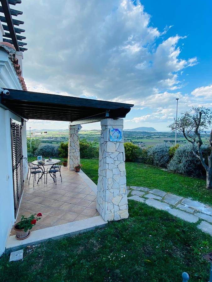 Casa vacanza per 5 persone, con piscina per bambini e giardino nonché panorama in Provincia di Macerata