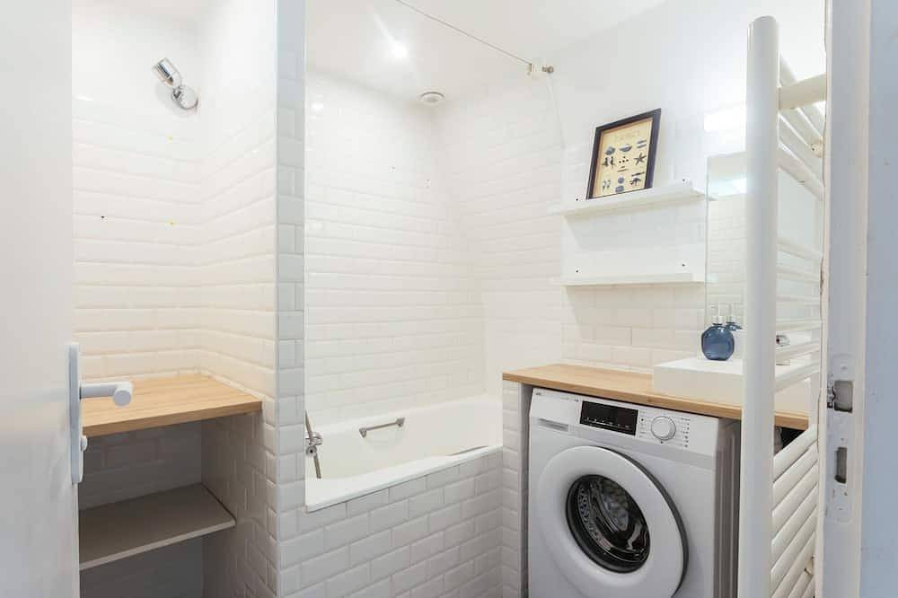 Entire apartment, T3 duplex apartment in historic center of Auray (downtown) in Auray, Côte des Mégalithes