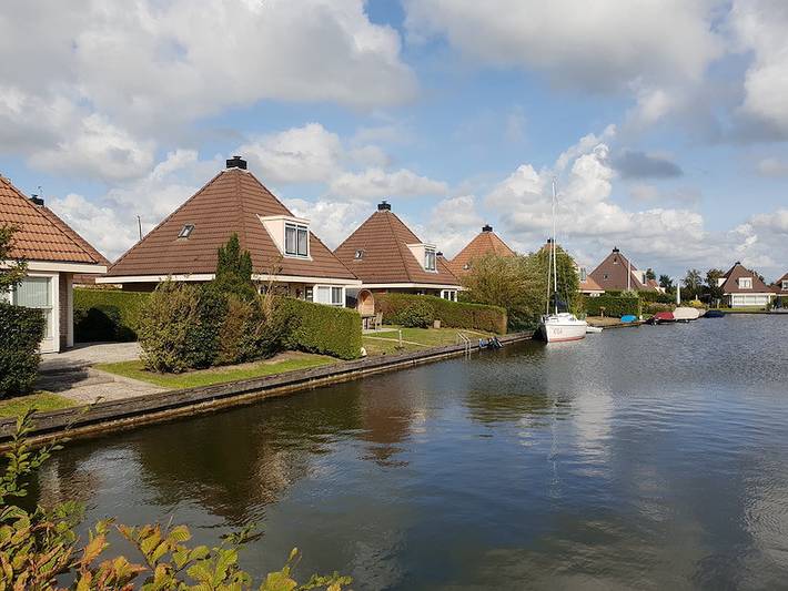 Ferienhaus für 6 Personen, mit Balkon/Terrasse und Terrasse sowie Garten und Sauna