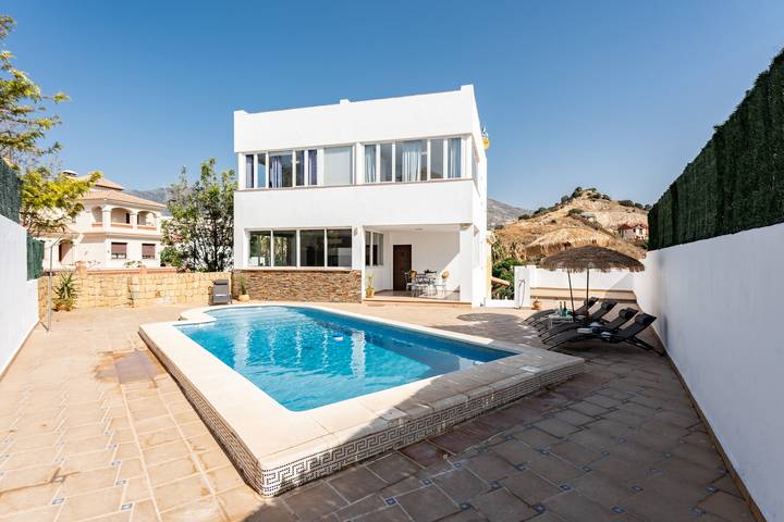 Villa 'Asuncion Benalmadena Costa' with Mountain View, Wi-Fi and Air Conditioning in Benalmádena Costa, Benalmádena