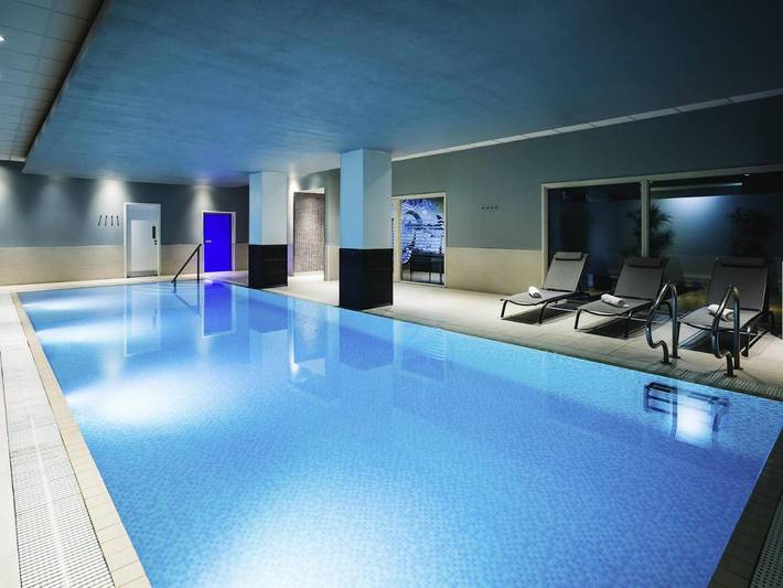 Holiday rental for 4 people, with Pool and Sauna as well as View in Reading
