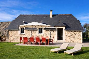 Villa for 8 People in Almont-les-Junies, Aveyron, Photo 2