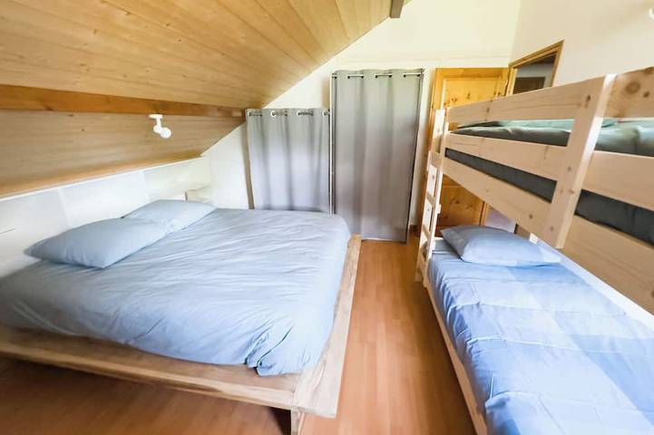 Gîte pour 8 personnes, avec jardin ainsi que jacuzzi et terrasse à Alex (Annecy) - 2