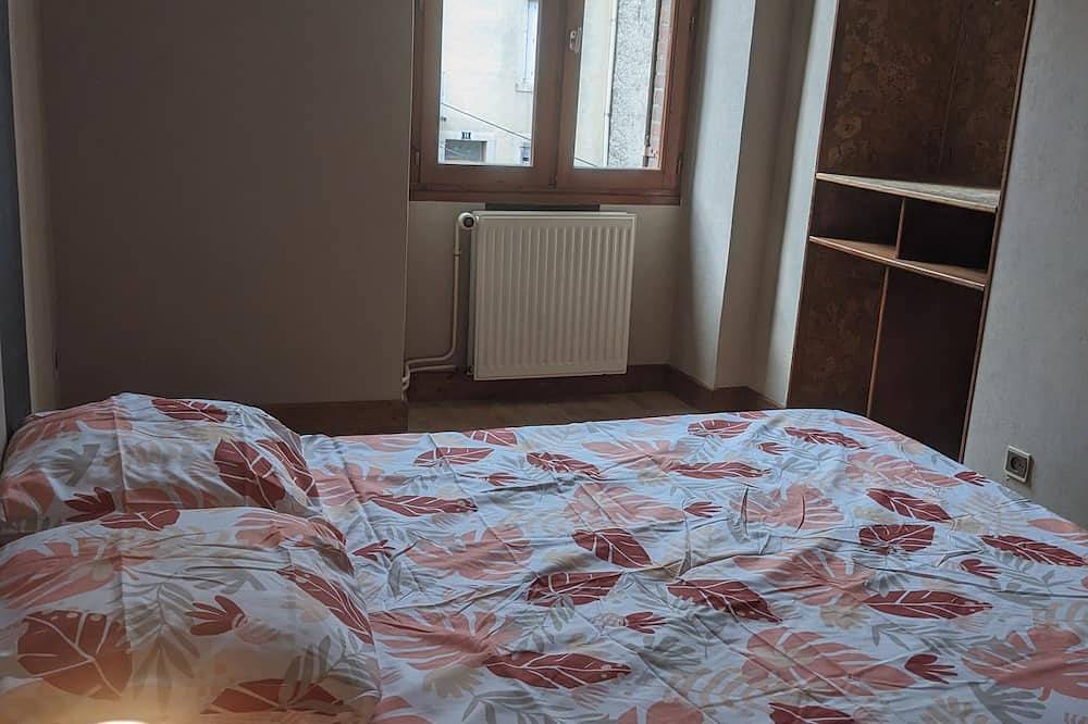 Entire apartment, Duplex de 90m2, Balcon et Salle de jeu in Saint-Claude (Jura), Parc naturel régional du Haut-Jura