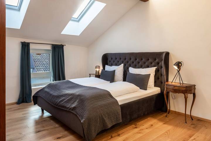 Ganze Wohnung, Ferienwohnung "Eichhof Wacholder" mit Privater Überdachter Terrasse, Gemeinschaftsgarten und WLAN in Tramin an der Weinstraße, Nonsberggruppe