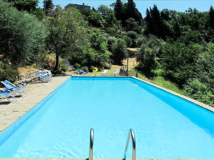Casa 22 Persone in Londa, Firenze province