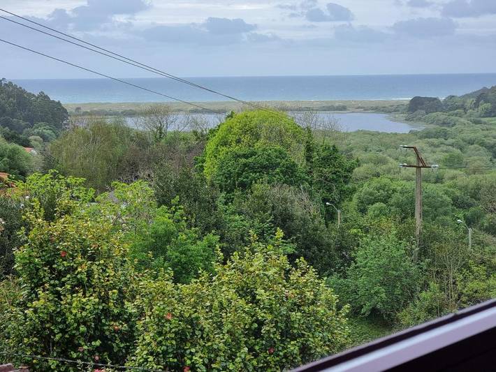 Location de vacances pour 5 personnes, avec vue sur le lac et jardin ainsi que vue et terrasse à Ferrol - 3