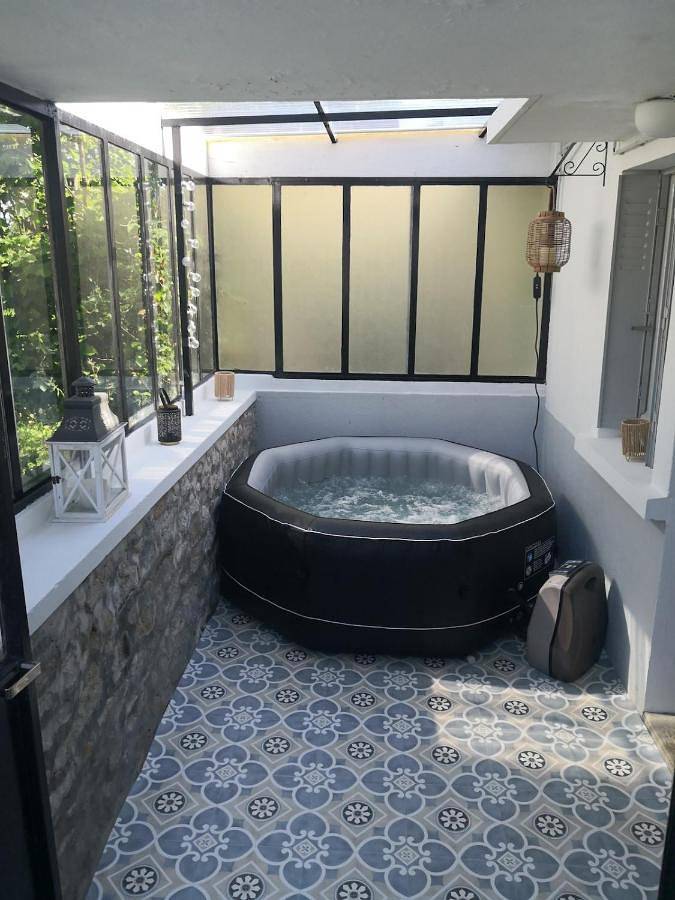 Location de vacances pour 7 personnes, avec jacuzzi et jardin à Saint-Martin-le-Mault - 2