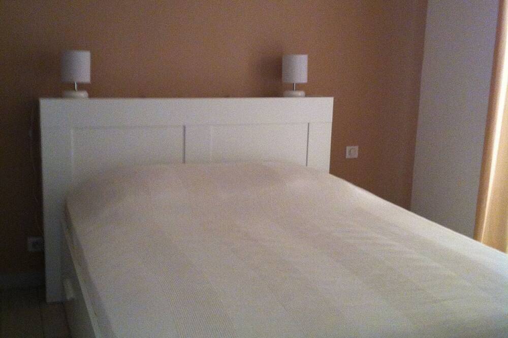 Villa de caractère avec piscine chauffée 2 à 14 personnes in Figari, Arrondissement de Sartène