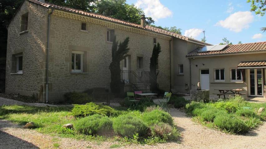 Location de vacances pour 10 personnes, avec Terrasse ainsi que Jardin et Piscine à Vaunaveys-la-Rochette