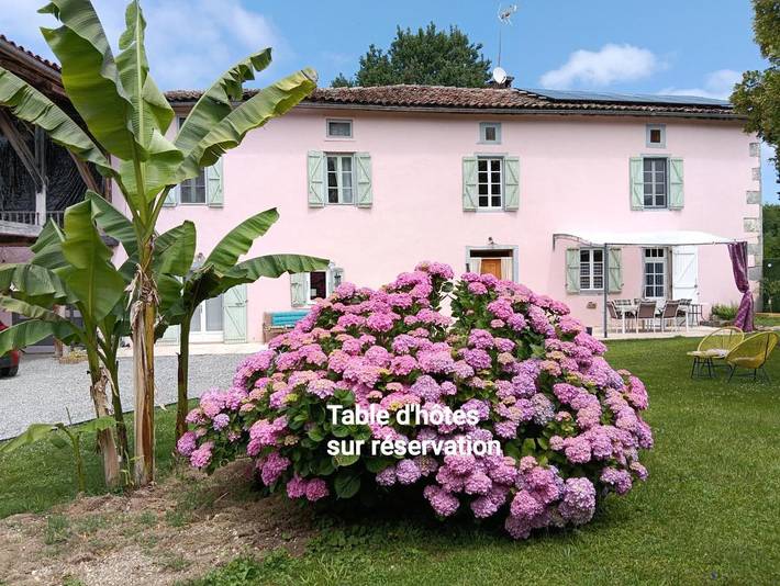 Gîte pour 2 personnes, avec Terrasse ainsi que Jardin et Vue dans Montastruc-de-Salies