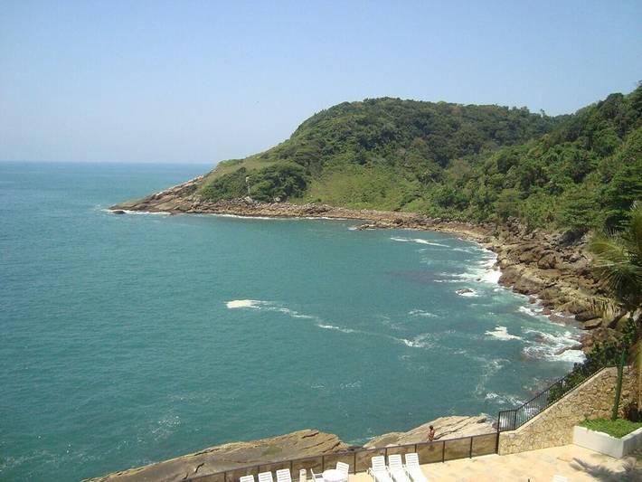 Casas e apartamentos de temporada para 7 pessoas, com balcão e piscina em Tortuga (Guarujá)
