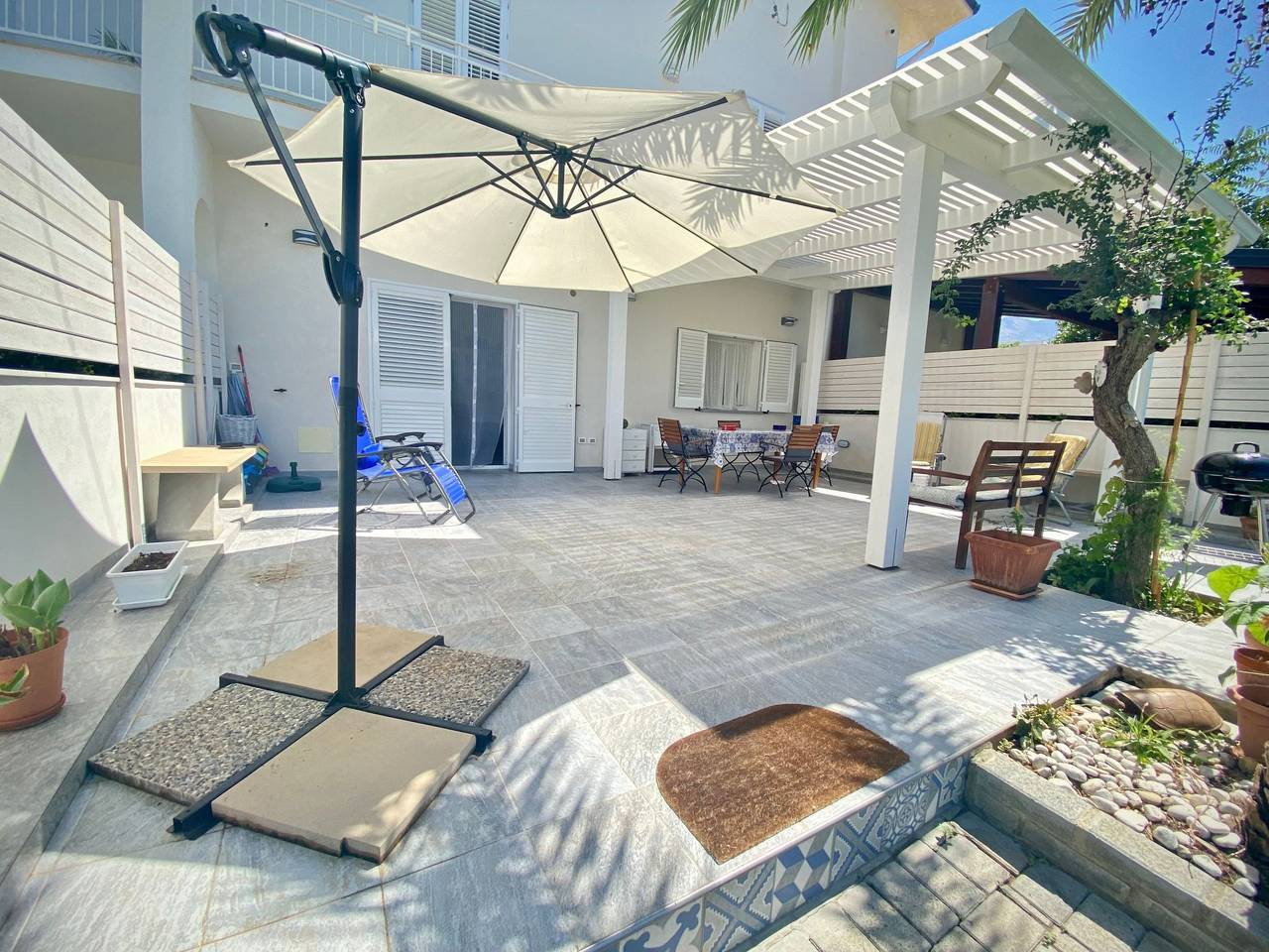 Villa Oasi, 50 m vom Strand entfernt, klimatisiert in Alcamo Marina, Alcamo