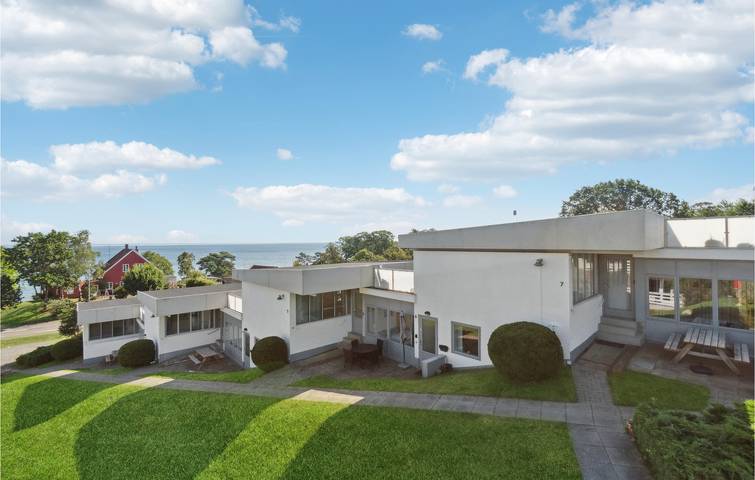 Vacation apartment for 4 people, with terrace and yard, with pets in Bornholm