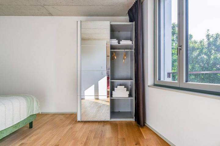 Appartement entier, Blueground | Saatlen, balcon, près du zoo de Zurich in Zürich 50 Oerlikon, Zurich
