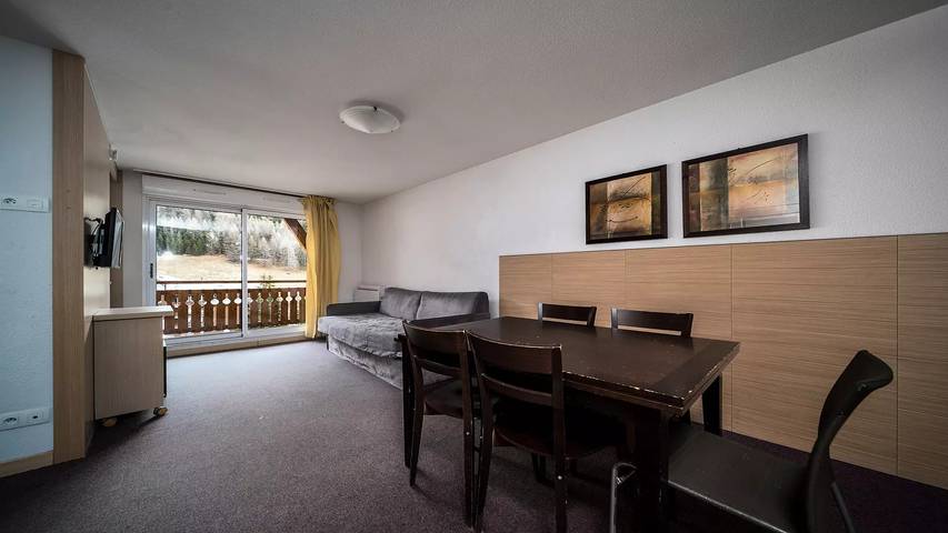 Chalet pour 6 personnes, avec Balcon ainsi que Piscine et Sauna à Allos