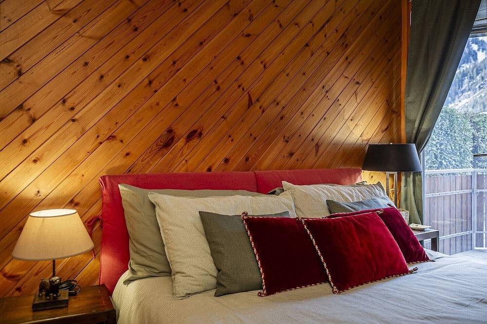 Appartamento intero, Maison Simone- Wifi -Parking & Mountain View in Courmayeur, Alpi Pennine