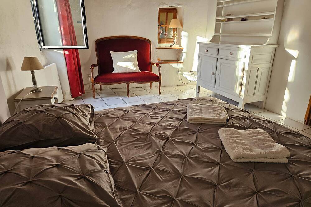 Riverside village charm meets nature retreat in Collias, Region de Nimes