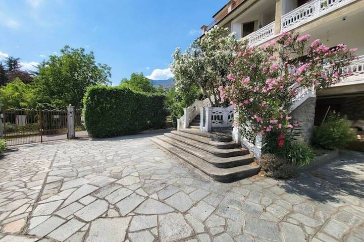 Gîte pour 9 personnes, avec balcon et jardin à Bussolin