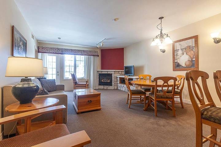 Domek letniskowy dla 8 osób, z sauna i ogród oraz jacuzzi i basen w Ontario