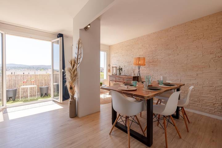 Gîte pour 4 personnes, avec balcon dans Le Lavandou - 2