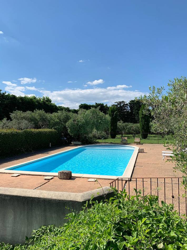 Maison de vacances pour 8 personnes, avec jardin ainsi que terrasse et piscine, animaux acceptés à Châteaurenard