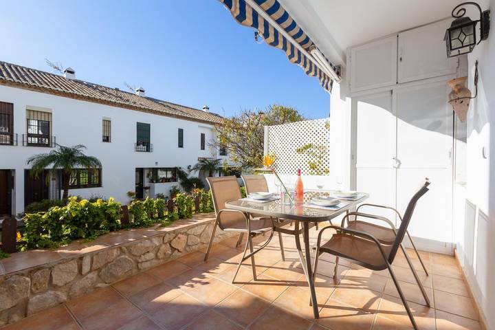 Entire apartment, Valleverde - Cosy apartment with shared pool and free WiFi. in Mijas Pueblo, Mijas