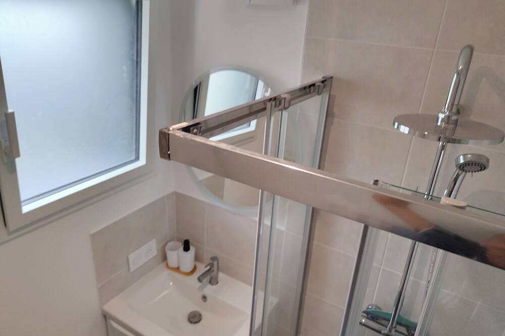 Appartement entier, Dans cadre très résidentiel et  proche nature, aux portes du bourg de La Gacilly in La Gacilly, Région de Vannes