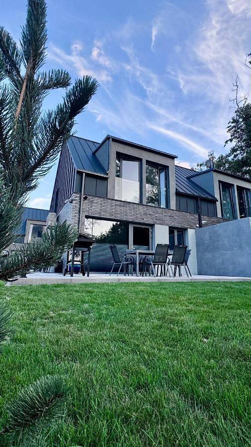 Ferienhaus für 8 Personen, mit Ausblick und Garten sowie Terrasse, mit Haustier