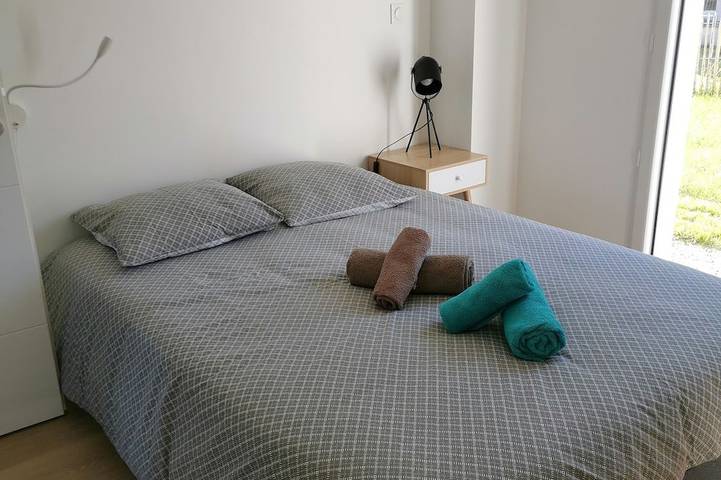 Location de vacances pour 7 personnes, avec jardin à Kerlaz - 2