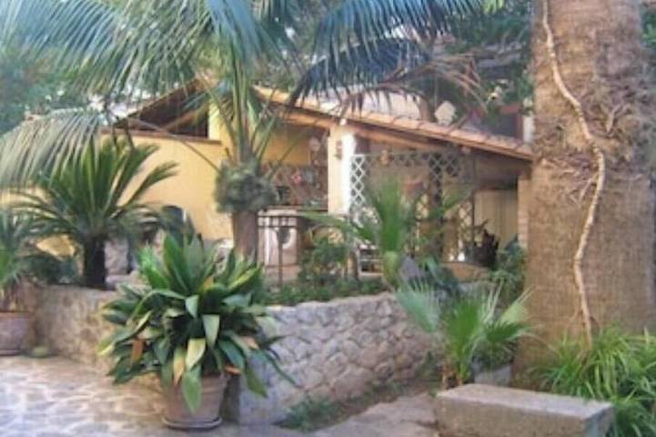 Ganze Wohnung, Elegant Art Nouveau-style villa with a beautiful garden in Tropea, near the beach in Tropea, Vibo Valentia Provinz